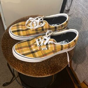 Yellow black red green plaid vans men’s size 9